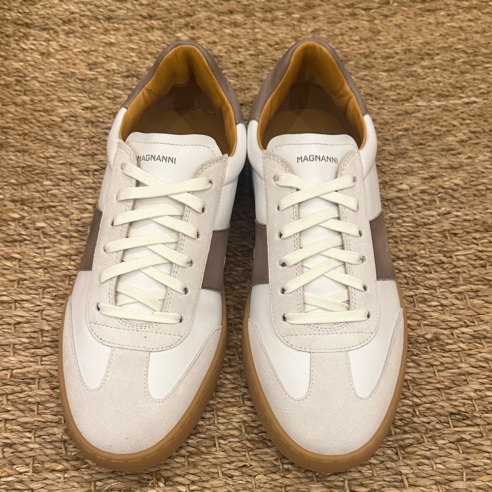 Magnanni Men's Cream and Tan Sneakers